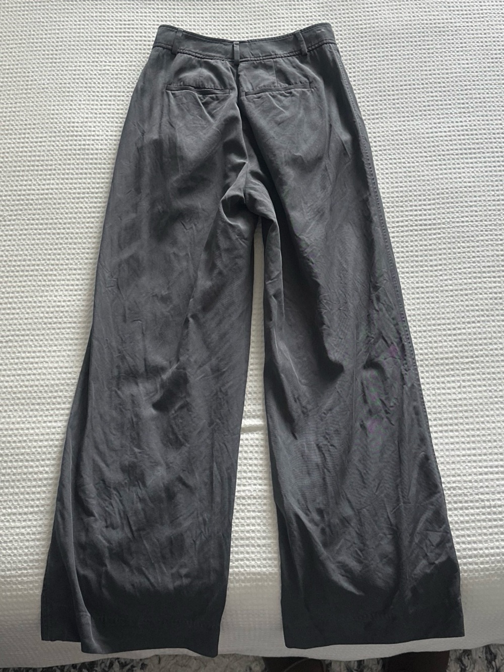 Everlane Women's Wide-Leg Pants in Gray - Picture 2 of 4